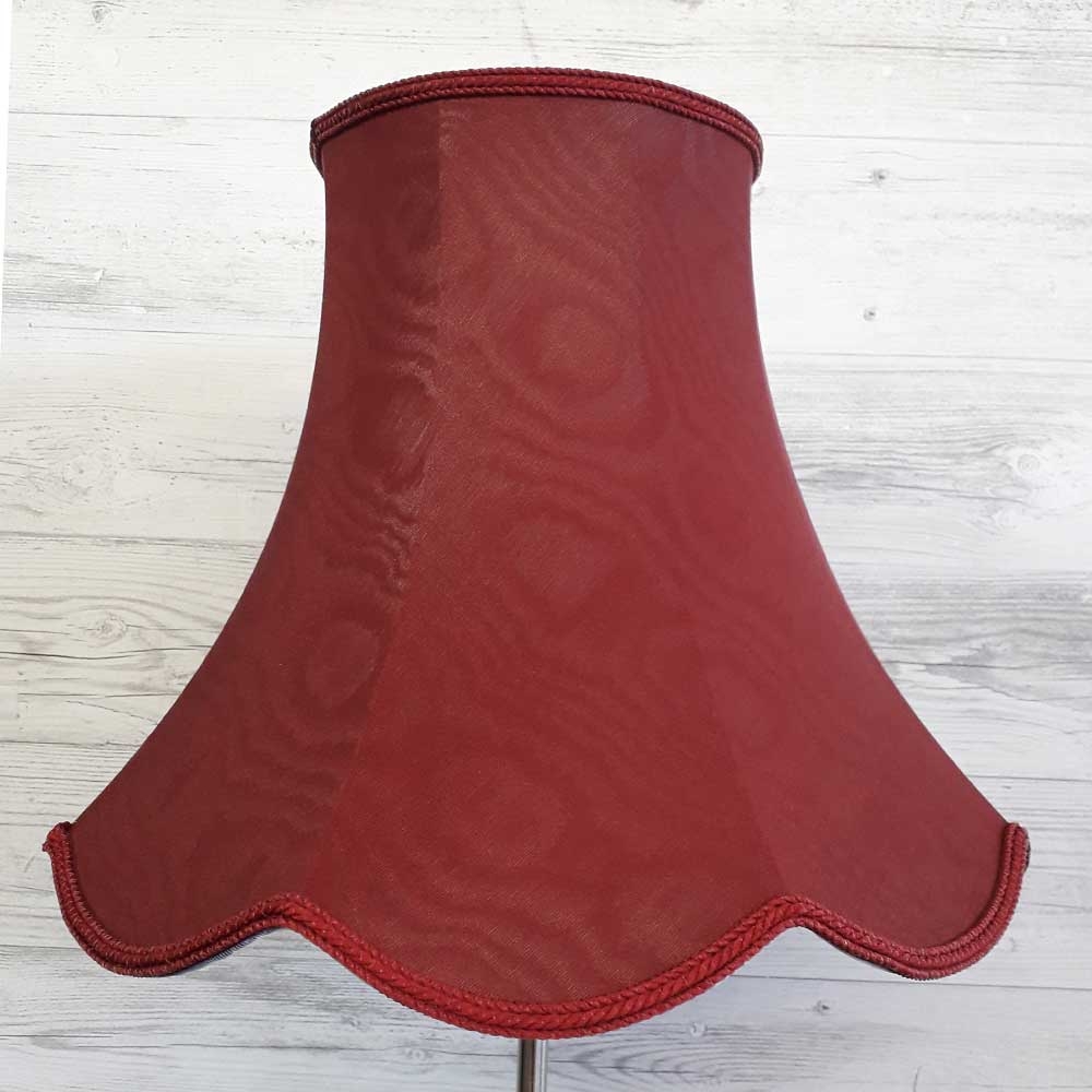 Scalloped Bowed Empire Burgundy Moire